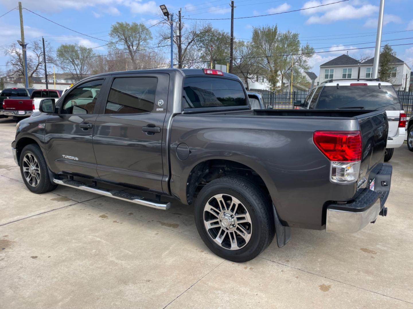 2012 Gray /Silver Toyota Tundra (5TFEY5F17CX) , located at 1501 West 15th St., Houston, 77008, (713) 869-2925, 29.797941, -95.411789 - Photo#3